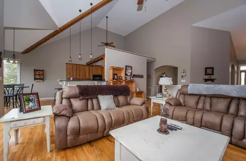 1056 Oyler Rd, Hardy, VA 24101 photo 9