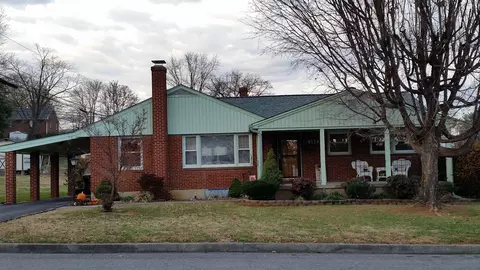 142 Frontier Rd NE, Roanoke, VA 24012 photo 1