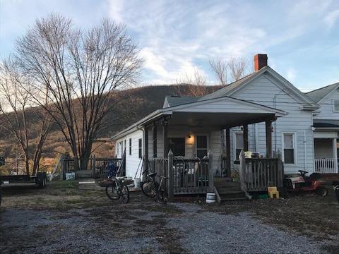 54 Boyd St, Buchanan, VA 24066 photo 3