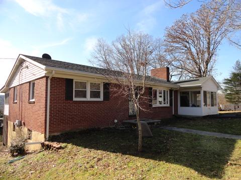 361 E Hamilton Dr, Covington, VA 24426 photo 2