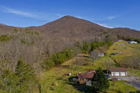 2139 Buffalo Rd, Buchanan, VA 24066 photo 2