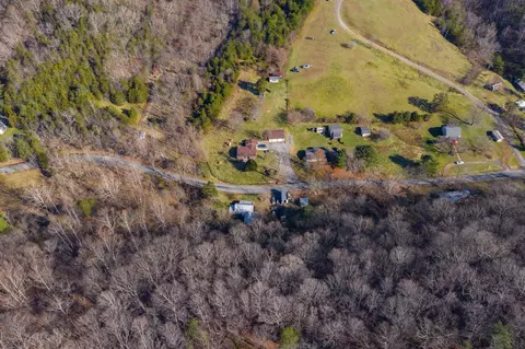 2139 Buffalo Rd, Buchanan, VA 24066 photo 3