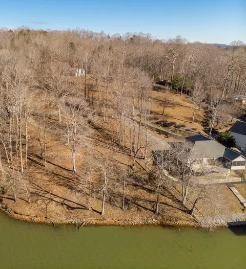 1939 Morris Rd, Goodview, VA 24095 photo 2