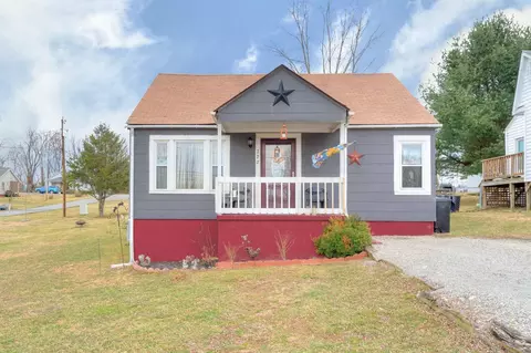 722 Walnut Ave, Pulaski, VA 24301 photo 1