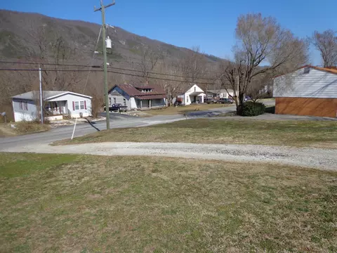 172 Lowe St, Buchanan, VA 24066 photo 46