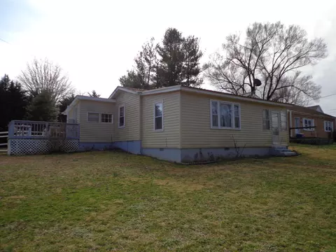 172 Lowe St, Buchanan, VA 24066 photo 1