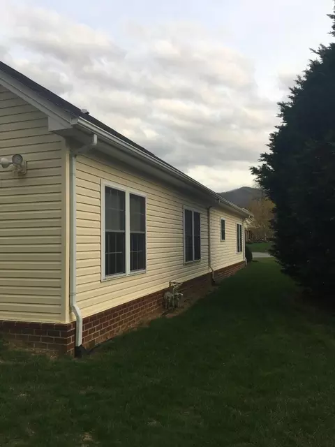 1974 Millbridge Rd, Salem, VA 24153 photo 5