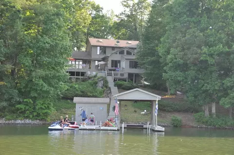 420 Windtree Dr, Moneta, VA 24121 photo 2