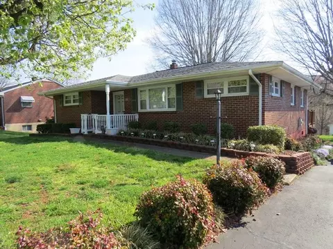 111 Sinclair St, Ridgeway, VA 24148 photo 4