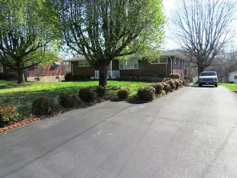 111 Sinclair St, Ridgeway, VA 24148 photo 3