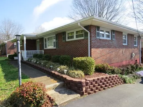 111 Sinclair St, Ridgeway, VA 24148 photo 5