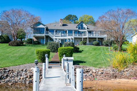 2820 Waters Edge Dr, Penhook, VA 24137 photo 2