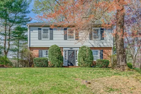5571 Highfields Rd, Roanoke, VA 24018 photo 2