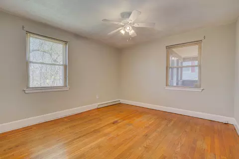 715 E Main St, Bedford, VA 24523 photo 6