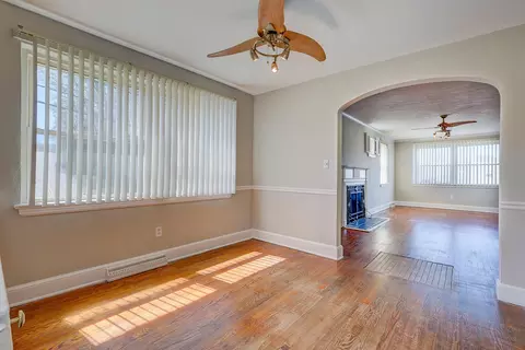 715 E Main St, Bedford, VA 24523 photo 9