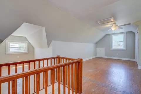 715 E Main St, Bedford, VA 24523 photo 15