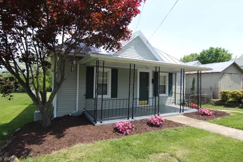 312 E Jackson Ave, Vinton, VA 24179 photo 3