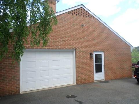 216 Hitching Post Ln, Forest, VA 24551 photo 3