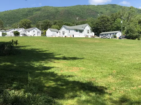 443 2nd St, Buchanan, VA 24066 photo 3