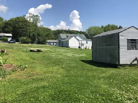 443 2nd St, Buchanan, VA 24066 photo 5