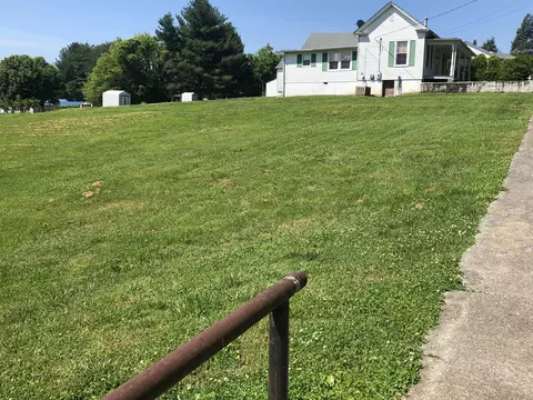 443 2nd St, Buchanan, VA 24066 photo 2