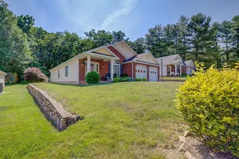 4248 Daugherty Rd, Salem, VA 24153 photo 2