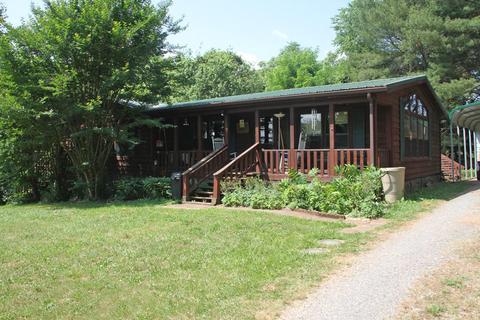 1980 Thaxton School Rd, Thaxton, VA 24174 photo 8