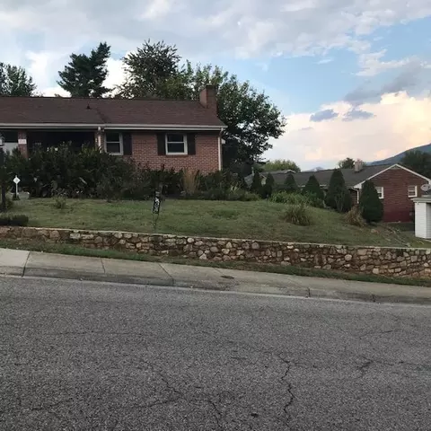 318 Frontier Rd NE, Roanoke, VA 24012 photo 3