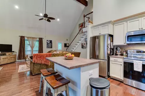 107 View Dr, Goodview, VA 24095 photo 9