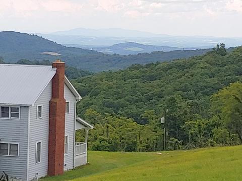 136 Old Fields Rd SW, Floyd, VA 24091