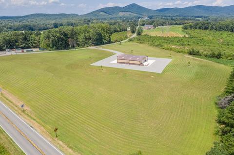 152 Smith Mountain Rd, Sandy Level, VA 24161 photo 3