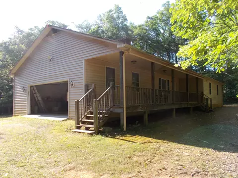2220 Yorkshire Dr, Sandy Level, VA 24161 photo 1