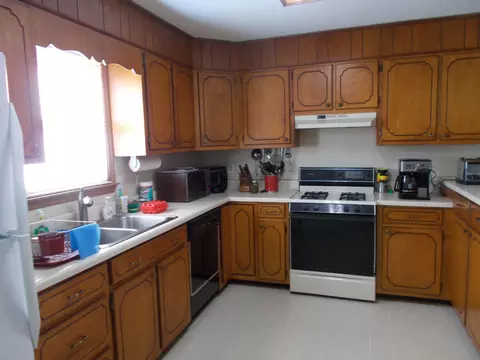 2220 Yorkshire Dr, Sandy Level, VA 24161 photo 3