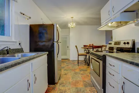 419 Eugene Dr NW, Roanoke, VA 24017 photo 2