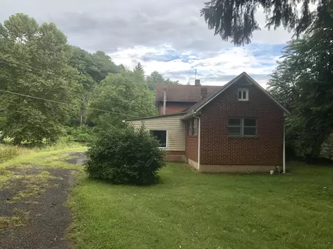 3908 Callaghan Cir, Covington, VA 24426 photo 3