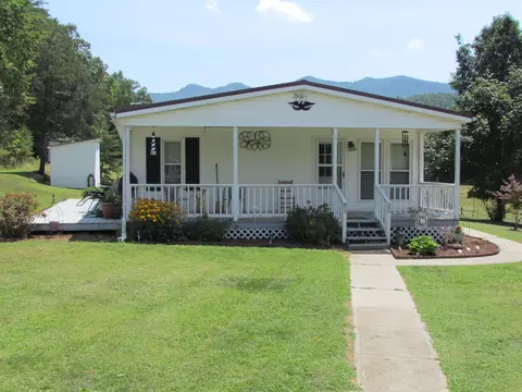 571 Dagger Spring Rd, Eagle Rock, VA 24085 photo 2