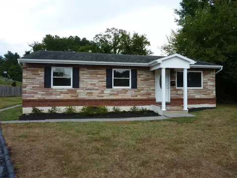 206 E Hill Ct, Salem, VA 24153 photo 1