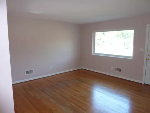 206 E Hill Ct, Salem, VA 24153 photo 2