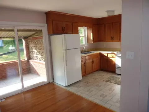 206 E Hill Ct, Salem, VA 24153 photo 4