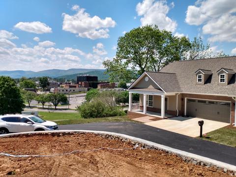 511 E Burwell St, Salem, VA 24153 photo 4