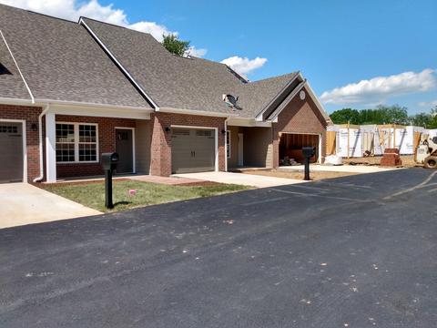 511 E Burwell St, Salem, VA 24153 photo 2