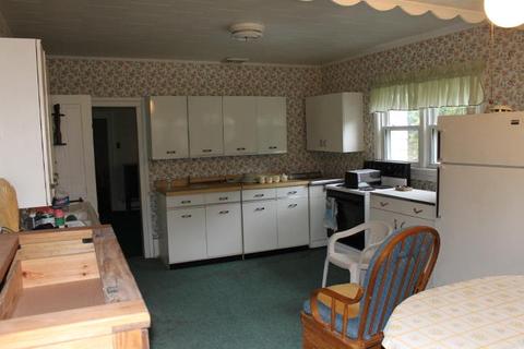 148 Boyd St, Buchanan, VA 24066 photo 2