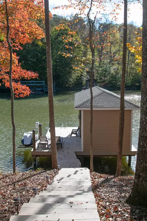 42 Windward Pointe Dr, Moneta, VA 24121 photo 5