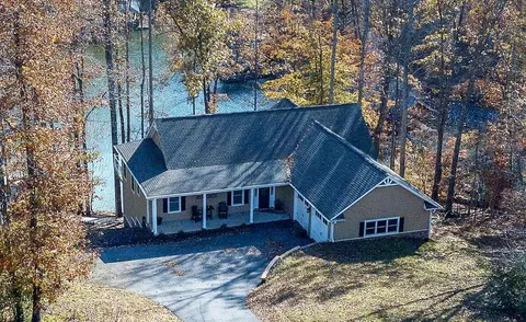 42 Windward Pointe Dr, Moneta, VA 24121 photo 1