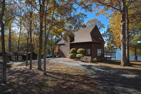 71 Penhook Pt, Penhook, VA 24137 photo 3