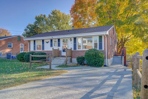 611 E Augusta Ave, Vinton, VA 24179 photo 2