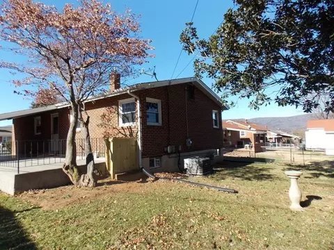 2142 Bruce Ave, Salem, VA 24153 photo 6