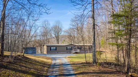 302 Willowridge Dr, Thaxton, VA 24174 photo 4