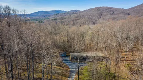 302 Willowridge Dr, Thaxton, VA 24174 photo 3