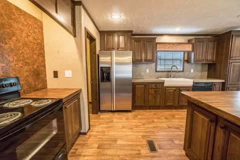 302 Willowridge Dr, Thaxton, VA 24174 photo 11